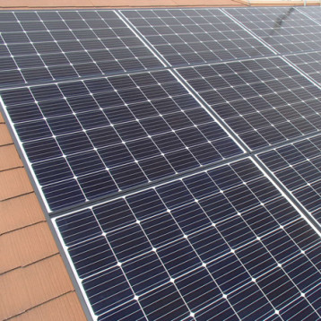 太陽発電と蓄電池の工事 画像