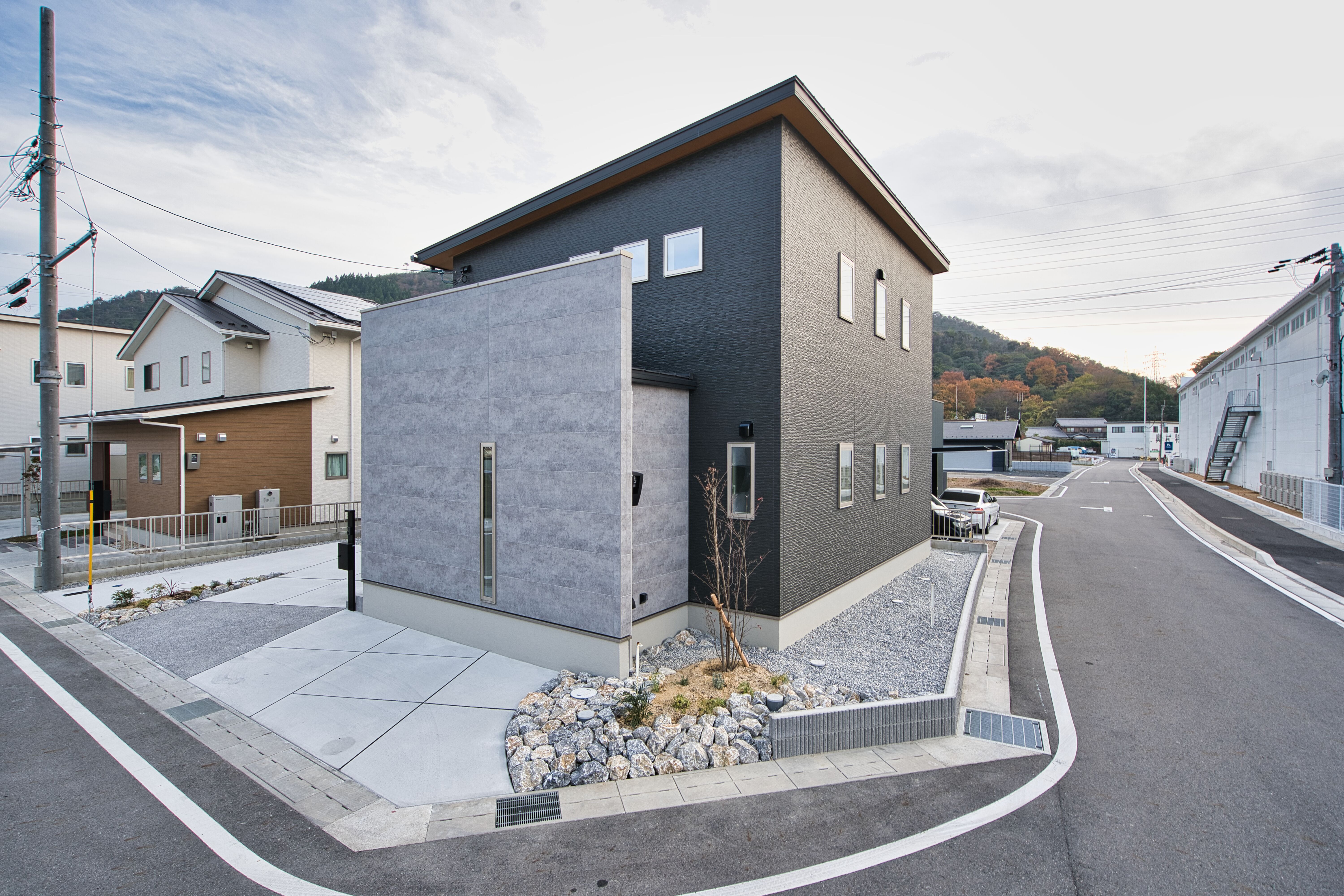 【公開終了】吹抜けから朝陽が注ぐ家 アイキャッチ画像