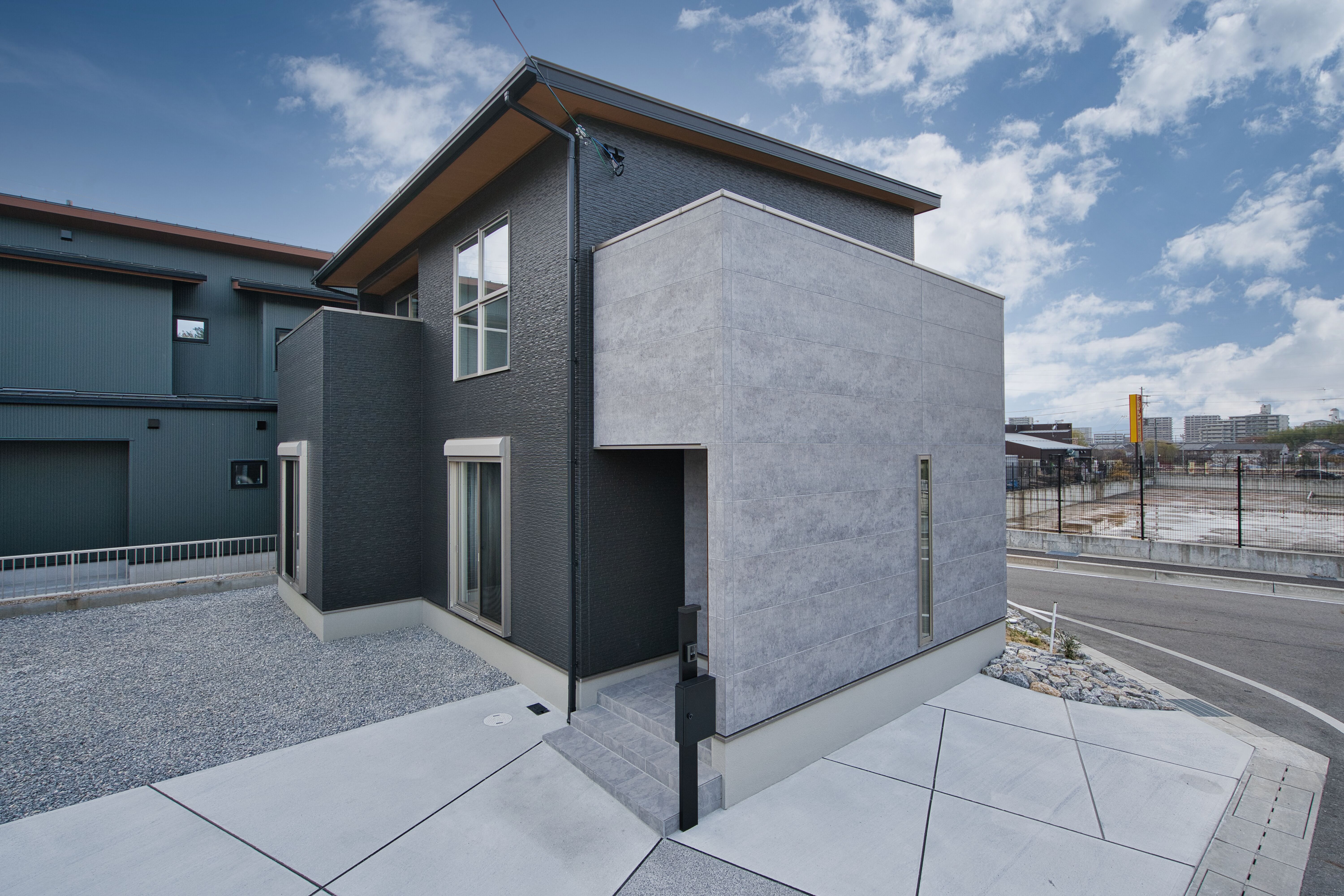 【公開終了】吹抜けから朝陽が注ぐ家 アイキャッチ画像