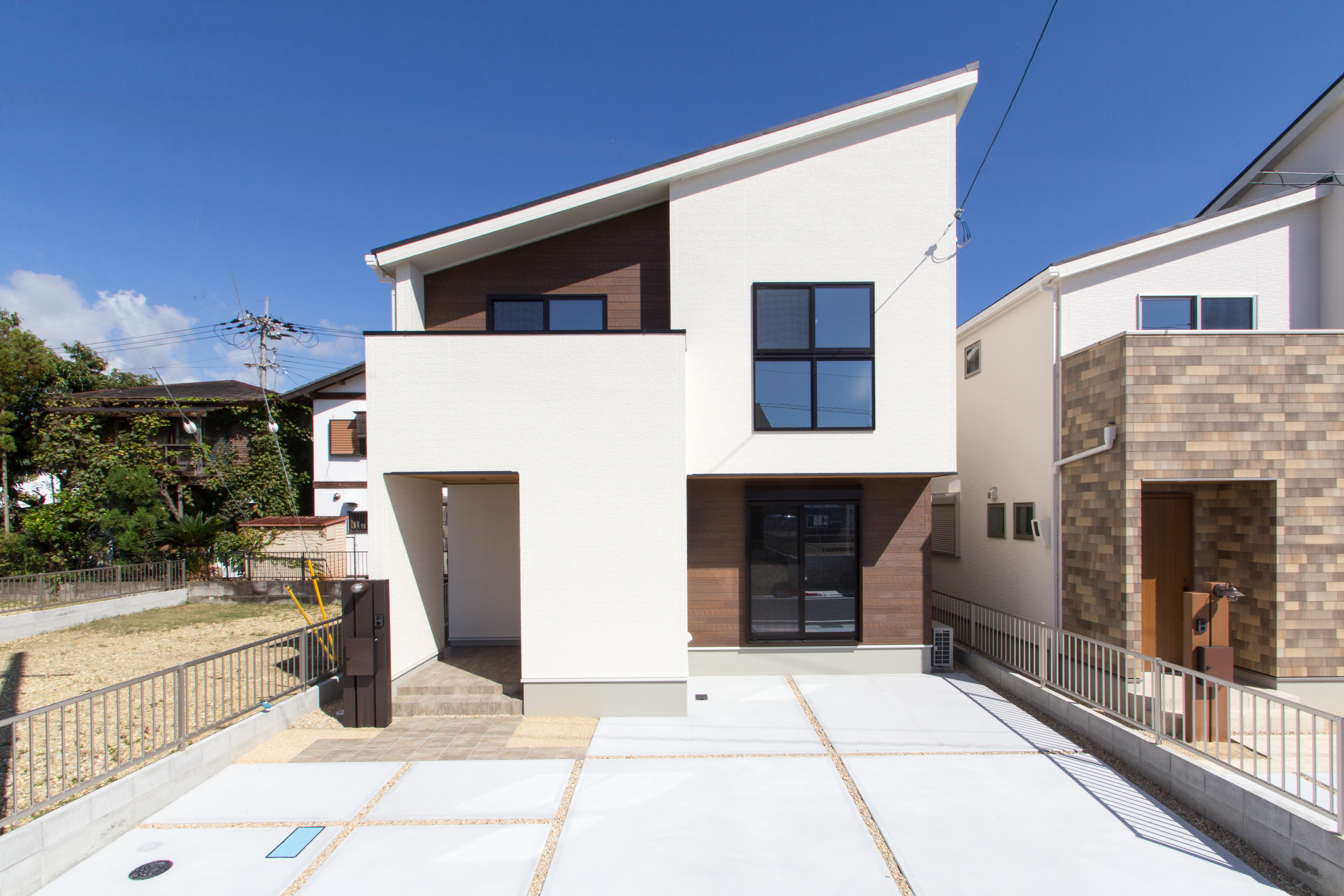 ブラックサッシの家 画像