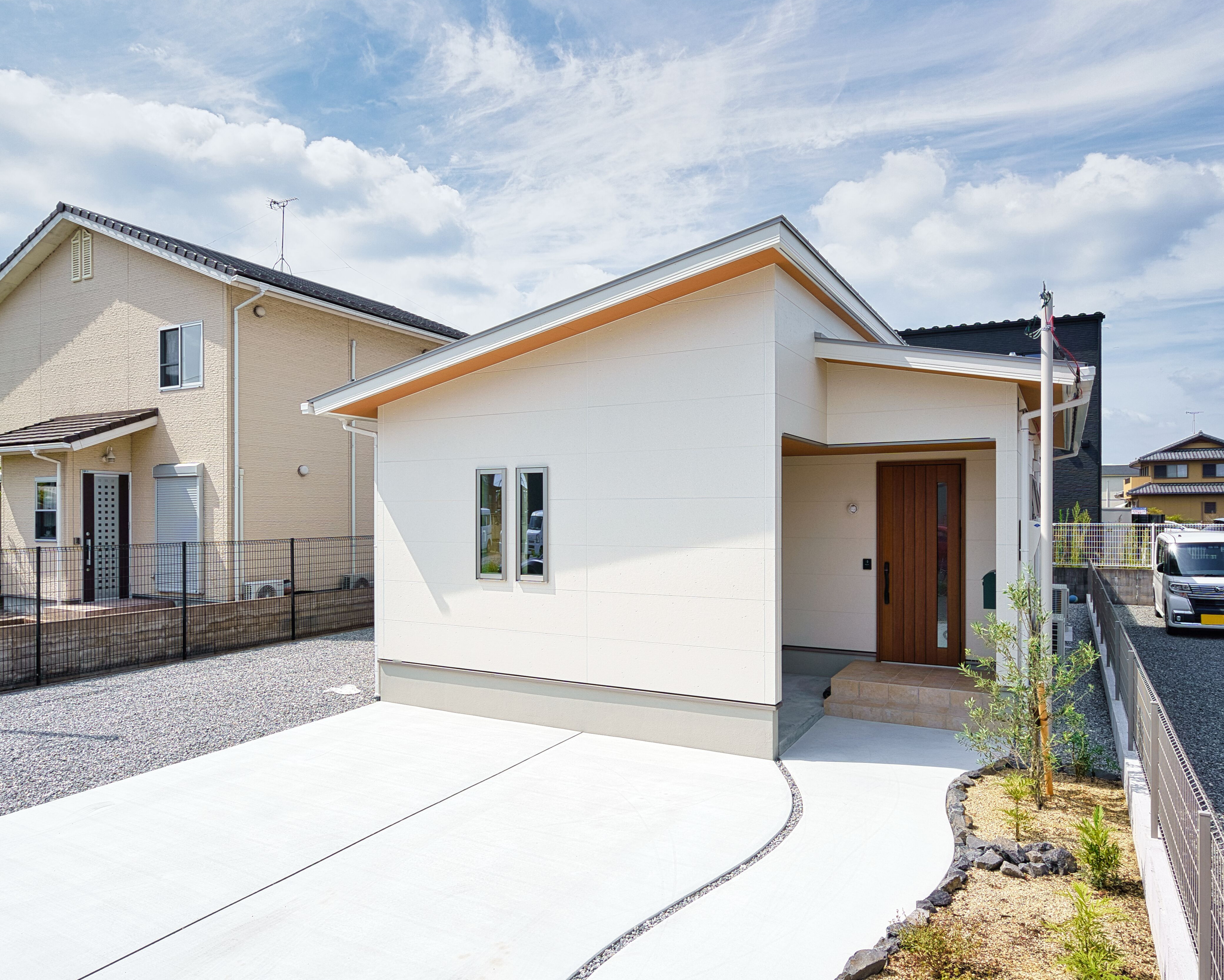 自然の光に包まれる伸びやかな平屋 画像