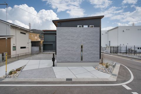 吹抜けから朝陽が注ぐ家 アイキャッチ画像