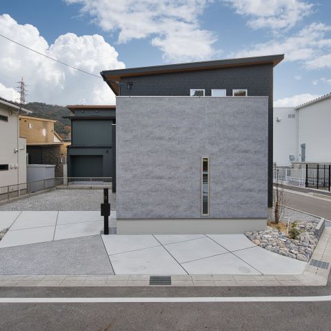 吹抜けから朝陽が注ぐ家 アイキャッチ画像